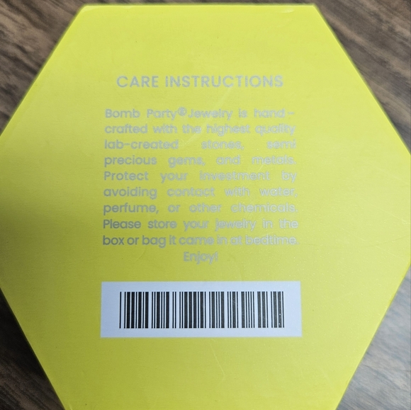 Bomb Party (BP) Amethyst Cubic Zirconia Rhodium Plating Earrings. - Picture 4 of 4